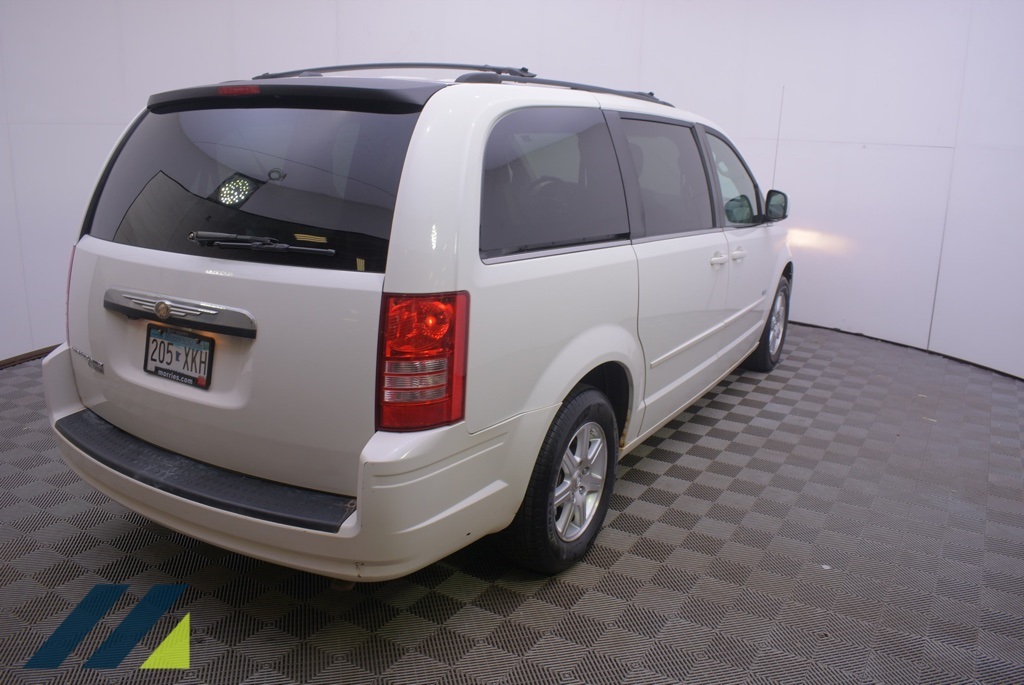 PreOwned 2008 Chrysler Town & Country Touring 4D