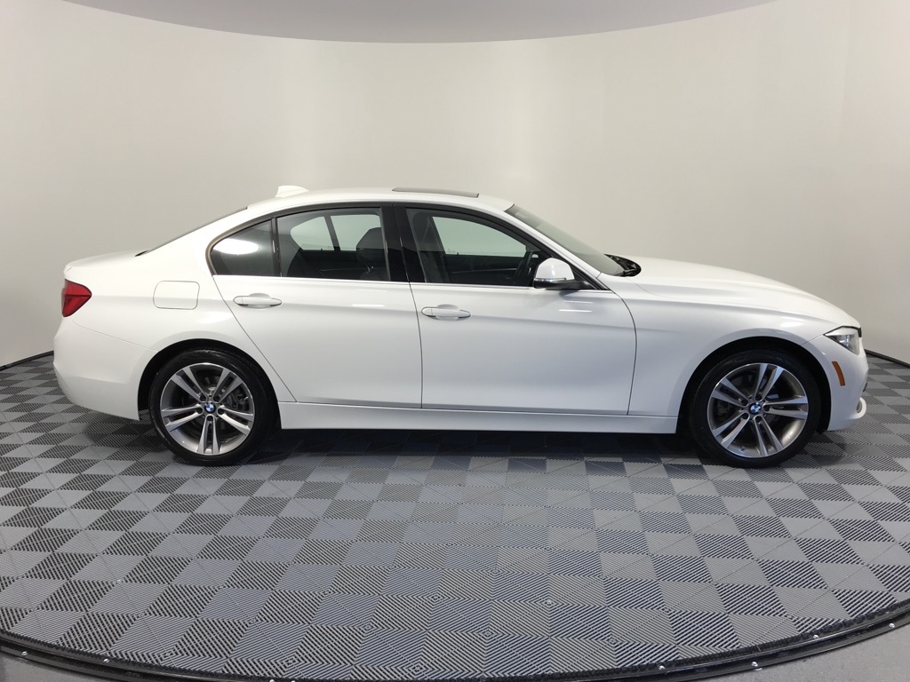 Pre-Owned 2017 BMW 3 Series 330i xDrive 4D Sedan in Minnetonka ...